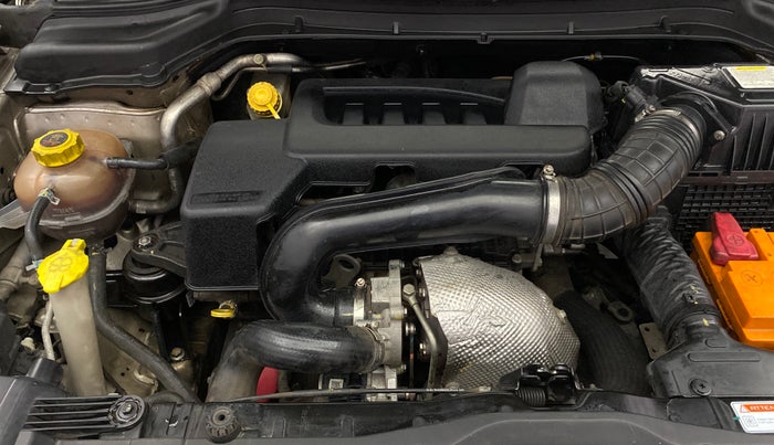 2019 Mahindra XUV300 W8 (O) 1.5 DIESEL, Diesel, Manual, 79,741 km, Engine View - Right