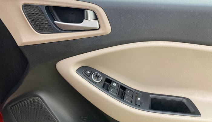 2020 Hyundai Elite i20 SPORTZ PLUS 1.2, Petrol, Manual, 75,407 km, Driver Side Door Panels Control