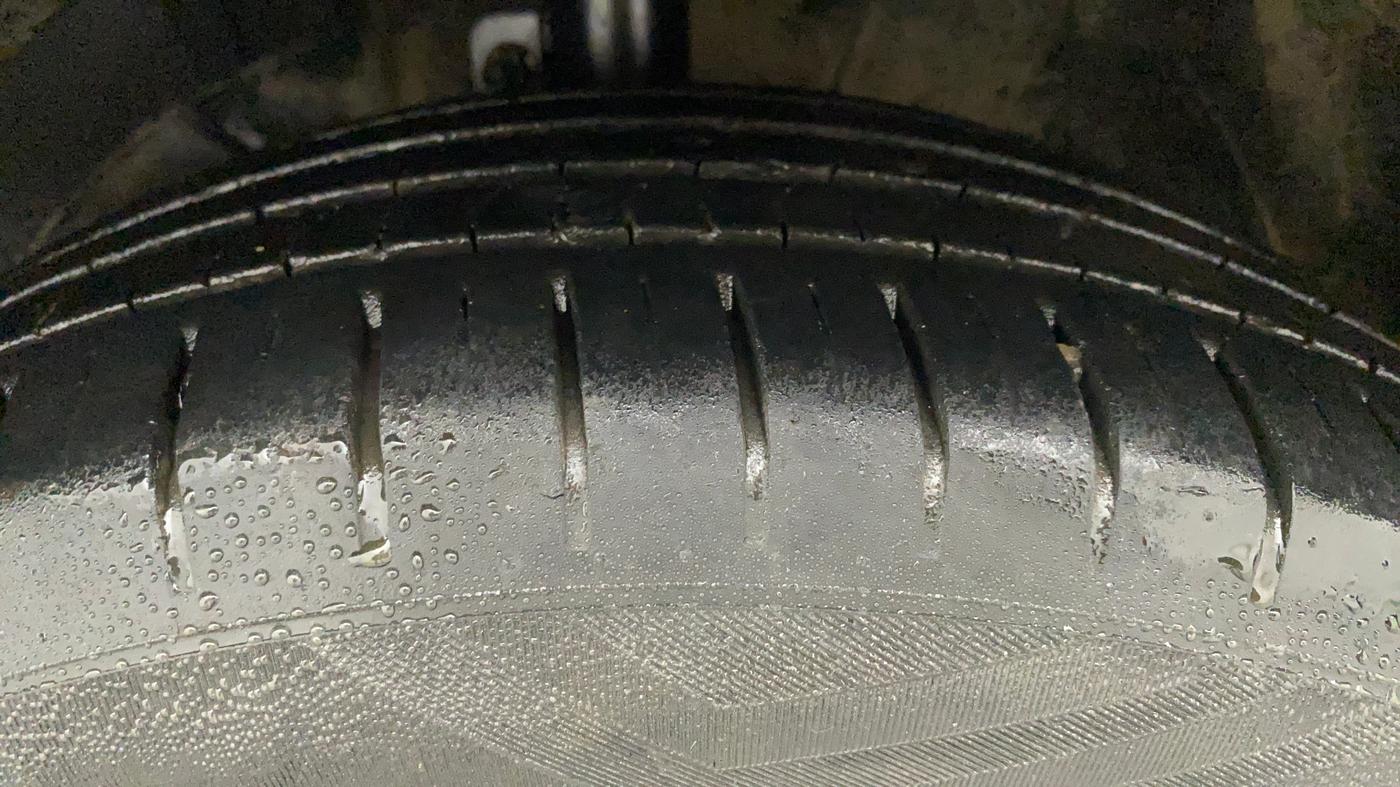 2019 Toyota Glanza G CVT, Petrol, Automatic, 28,809 km, Left Front Tyre Tread