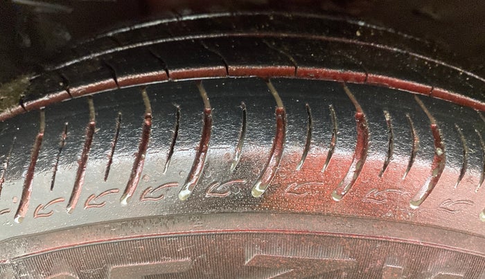 2013 Renault Pulse RXZ DIESEL, Diesel, Manual, 85,458 km, Left Front Tyre Tread