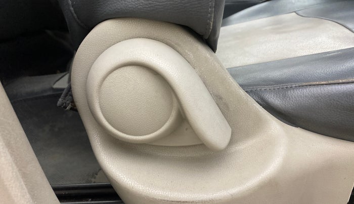 2013 Renault Pulse RXZ DIESEL, Diesel, Manual, 85,458 km, Driver Side Adjustment Panel