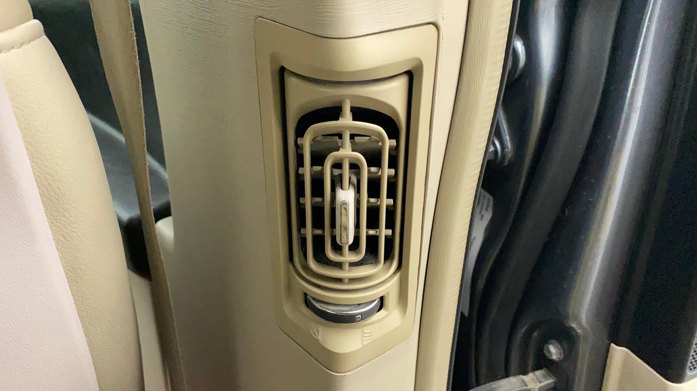 2016 Mahindra XUV500 W10, Diesel, Manual, 76,295 km, Rear AC Vents