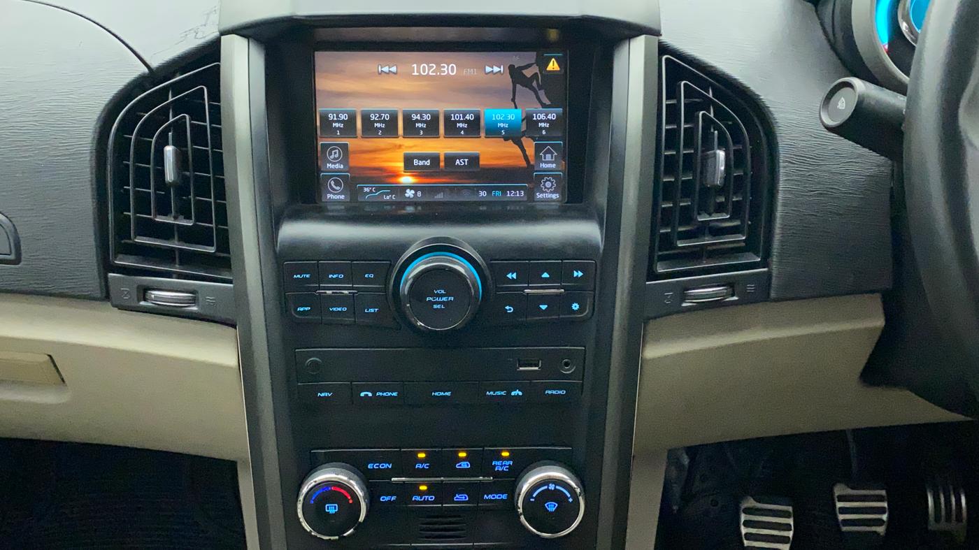 2016 Mahindra XUV500 W10, Diesel, Manual, 76,295 km, Air Conditioner