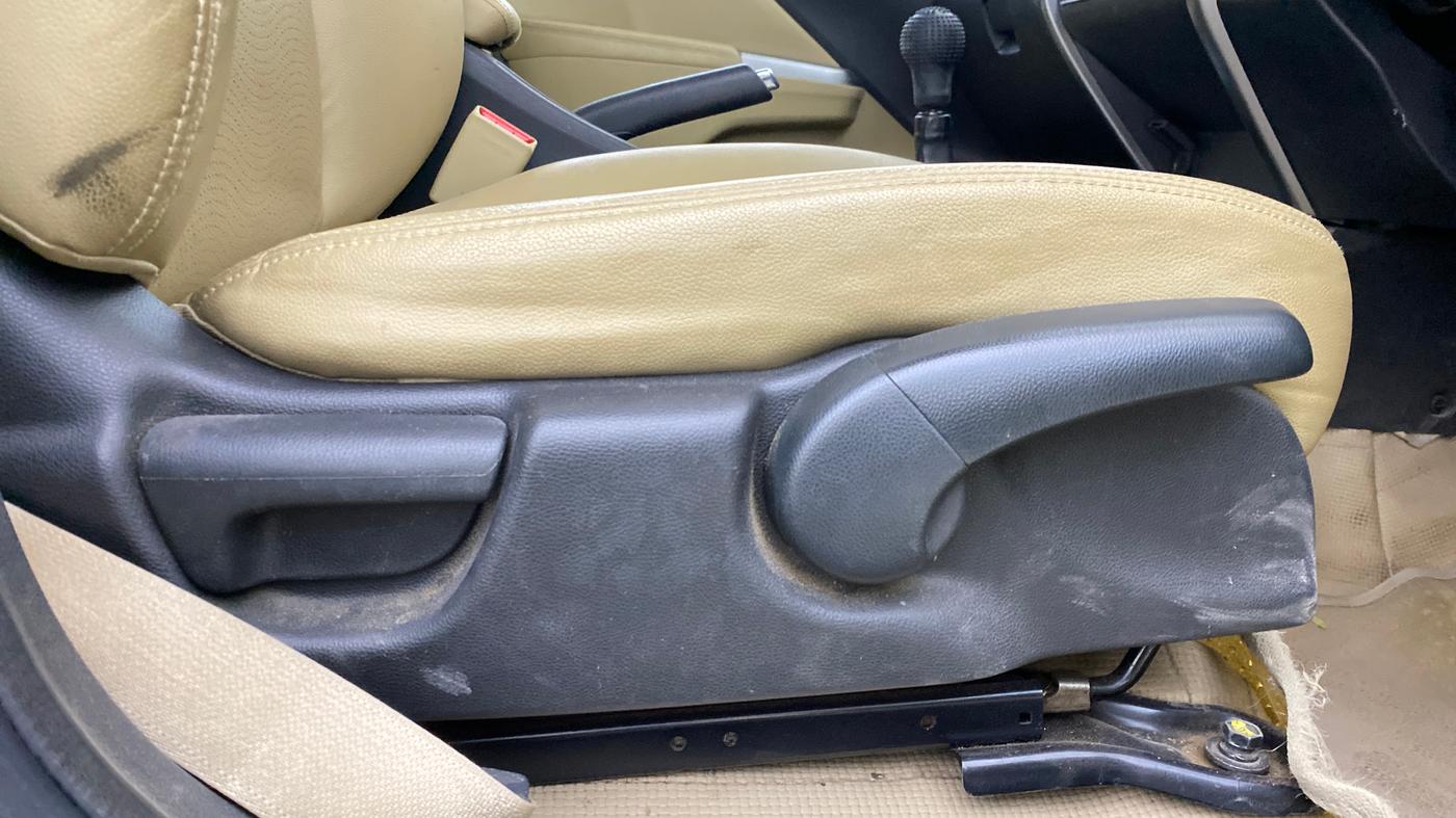 2015 Honda City 1.5L I-VTEC VX (O) MT, Petrol, Manual, 50,370 km, Driver Side Adjustment Panel