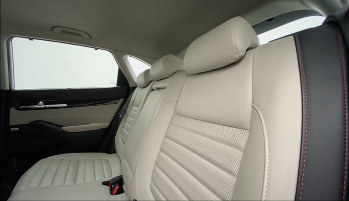 2019 KIA SELTOS GTX PLUS AT 1.5 DIESEL, Diesel, Automatic, 81,093 km, Right Side Rear Door Cabin