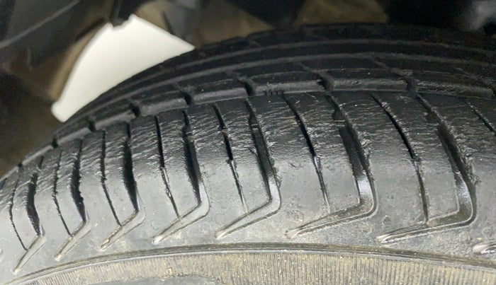 2018 Datsun Redi Go S 1.0 AMT, Petrol, Automatic, 27,219 km, Left Front Tyre Tread