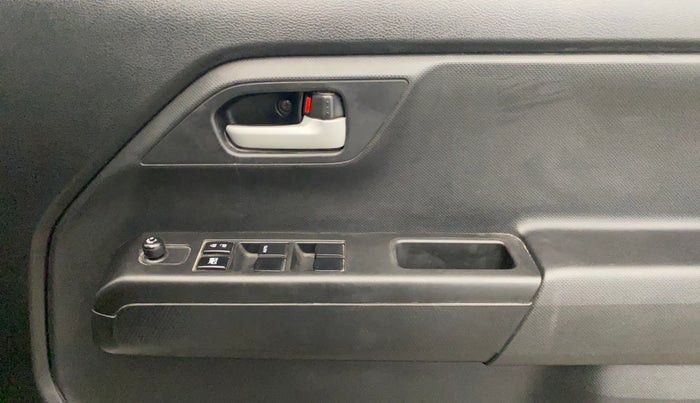 2020 Maruti New Wagon-R VXI 1.0, Petrol, Manual, 32,124 km, Driver Side Door Panels Control