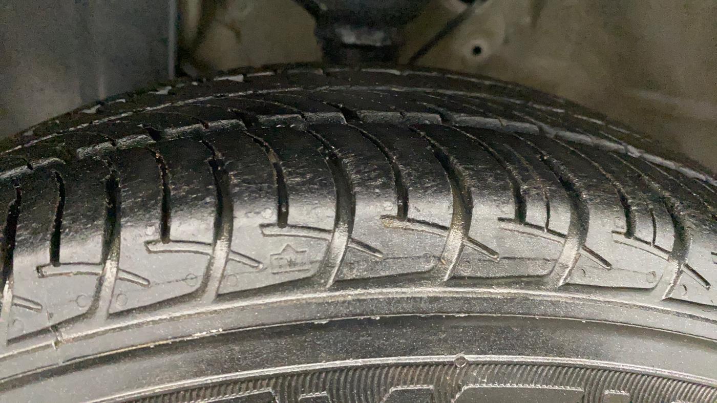 2020 Maruti New Wagon-R VXI 1.0, Petrol, Manual, 32,124 km, Left Front Tyre Tread