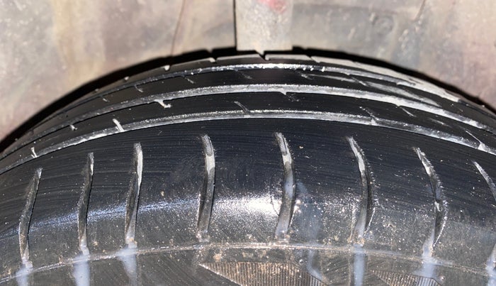 2018 Datsun Go Plus T, Petrol, Manual, 80,776 km, Right Front Tyre Tread