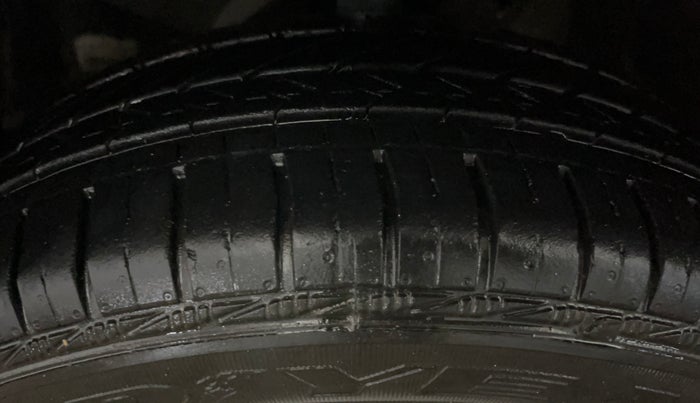 2014 Honda Amaze 1.2L I-VTEC S, Petrol, Manual, 62,072 km, Left Front Tyre Tread
