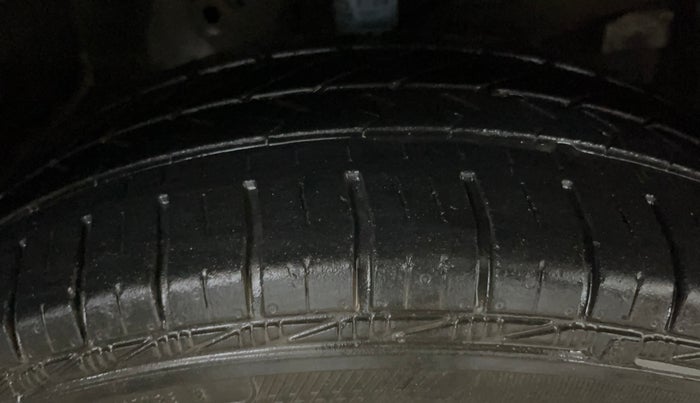 2014 Honda Amaze 1.2L I-VTEC S, Petrol, Manual, 62,072 km, Right Front Tyre Tread