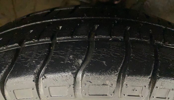 2014 Maruti Alto 800 LXI, Petrol, Manual, 71,069 km, Right Front Tyre Tread