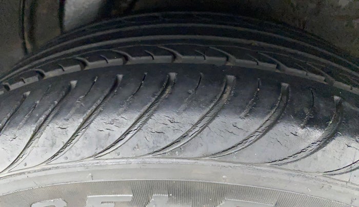 2014 Hyundai i20 SPORTZ 1.2, Petrol, Manual, 26,797 km, Left Rear Tyre Tread