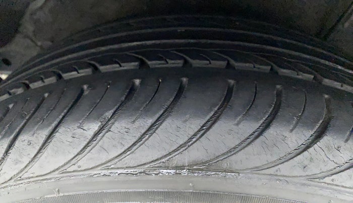 2014 Hyundai i20 SPORTZ 1.2, Petrol, Manual, 26,797 km, Right Rear Tyre Tread