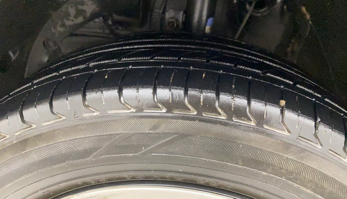 2017 Maruti Baleno DELTA PETROL 1.2, Petrol, Manual, 39,043 km, Left Front Tyre Tread