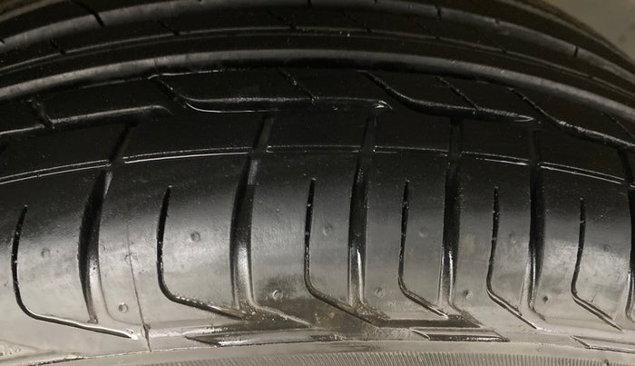 2024 Tata NEXON Smart Plus 1.2 Revotron 6 AMT, Petrol, Automatic, 6,297 km, Right Rear Tyre Tread