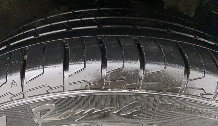 2016 Hyundai Creta 1.6 SX PLUS AUTO PETROL, Petrol, Automatic, 39,166 km, Right Front Tyre Tread