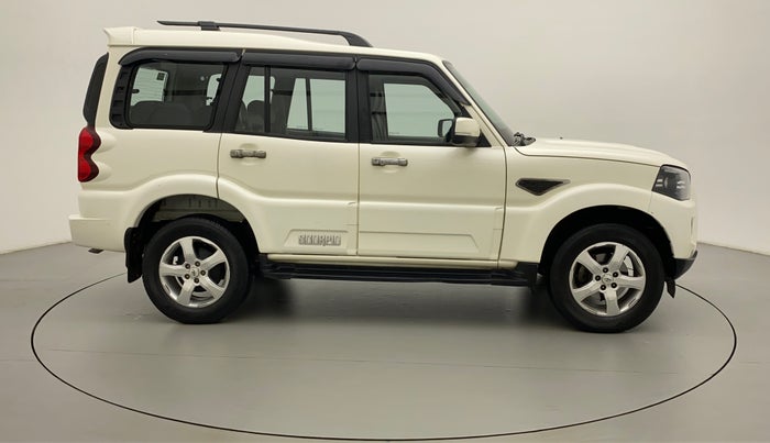 2017 Mahindra Scorpio S11 2WD, Diesel, Manual, 33,074 km, Right Side View