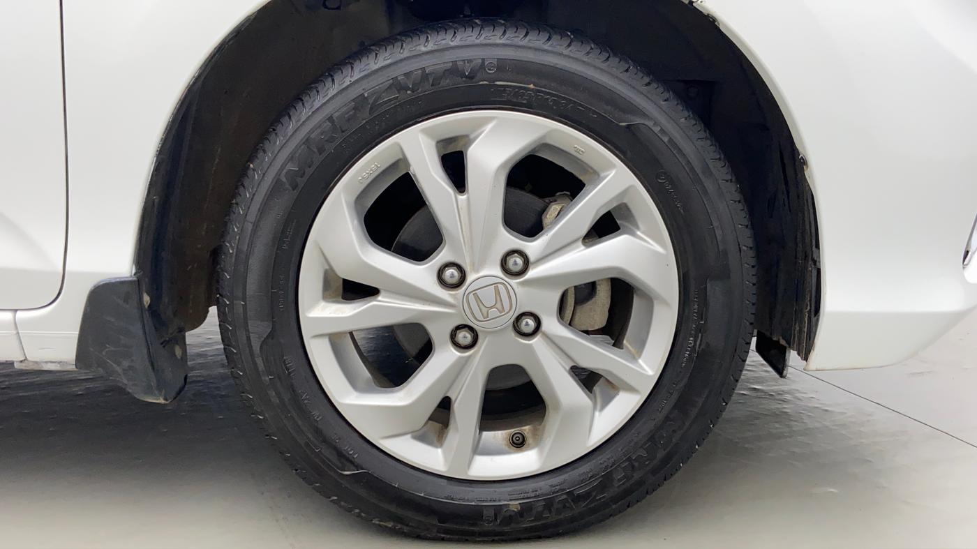 2018 Honda Amaze 1.2 V CVT I VTEC, Petrol, Automatic, 11,852 km, Right Front Tyre