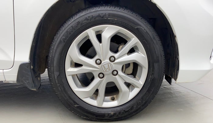 2018 Honda Amaze 1.2 V CVT I VTEC, Petrol, Automatic, 11,852 km, Right Front Tyre