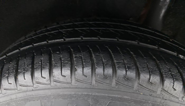 2018 Maruti Vitara Brezza VDI, Diesel, Manual, 49,091 km, Left Rear Tyre Tread