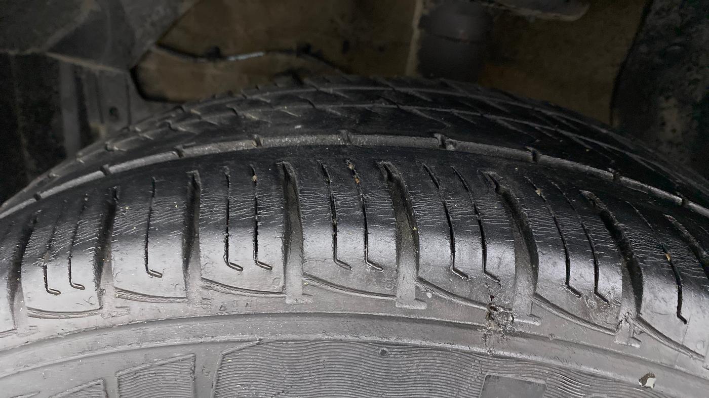 2018 Maruti Vitara Brezza VDI, Diesel, Manual, 49,091 km, Left Front Tyre Tread