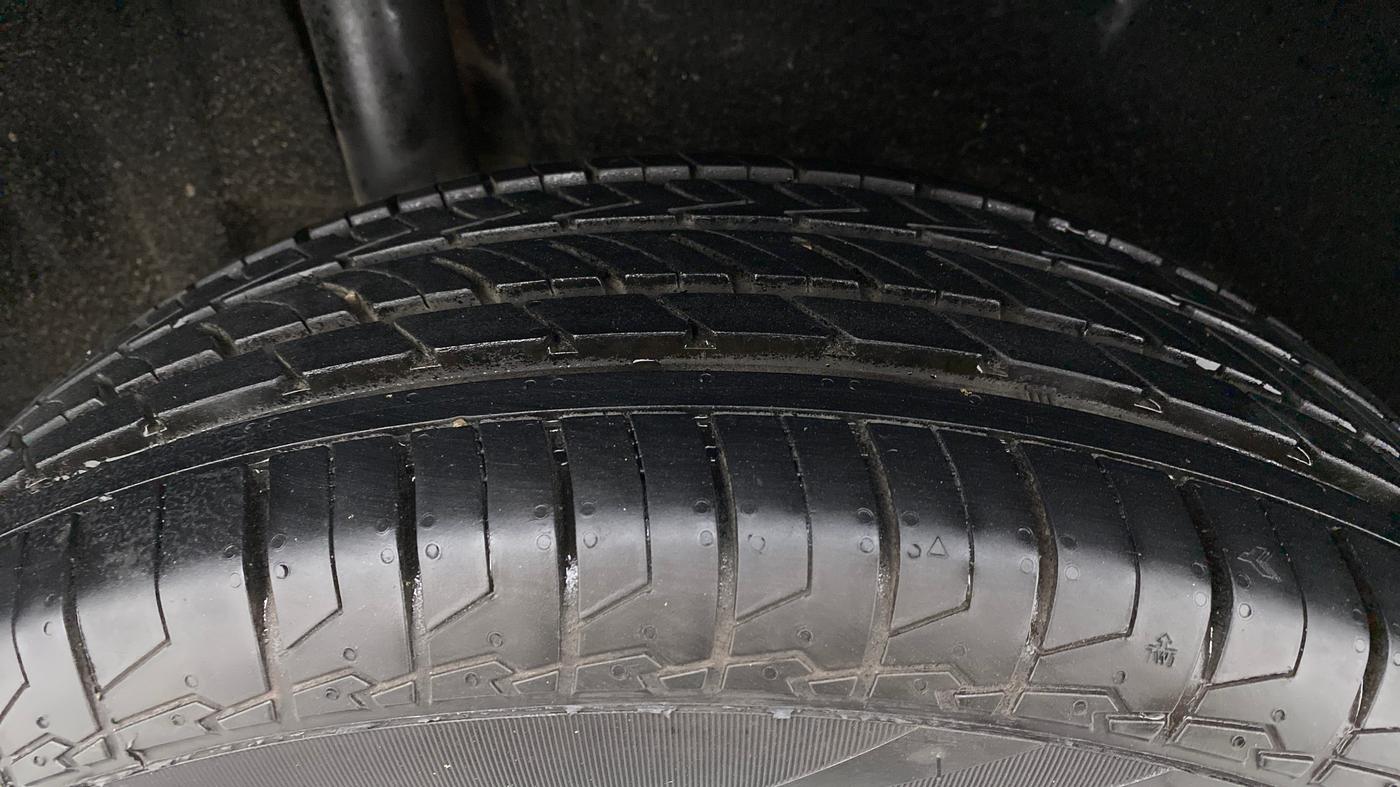 2018 Maruti Vitara Brezza VDI, Diesel, Manual, 49,091 km, Right Rear Tyre Tread