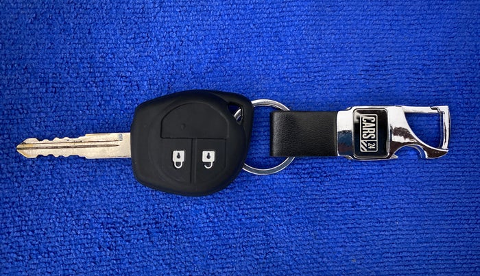 2018 Maruti Vitara Brezza VDI, Diesel, Manual, 49,091 km, Key Close Up