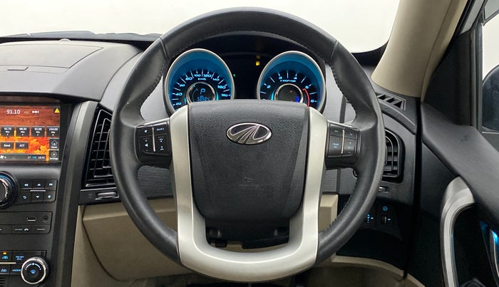 2017 Mahindra XUV500 W10 AT, Diesel, Automatic, 58,584 km, Steering Wheel Close Up