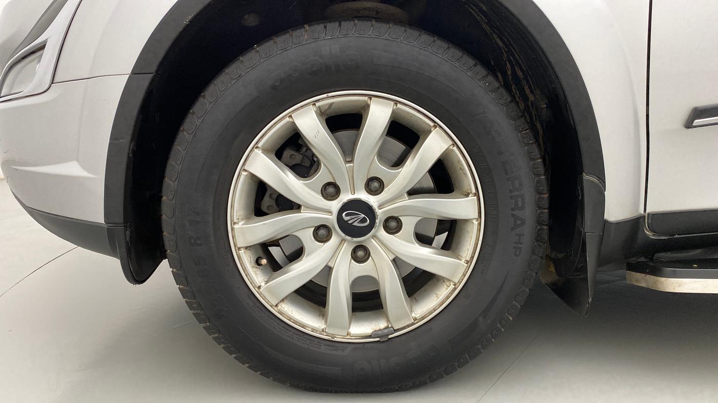 2017 Mahindra XUV500 W10 AT, Diesel, Automatic, 58,584 km, Left Front Wheel