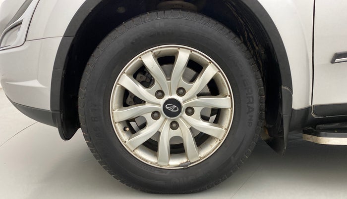 2017 Mahindra XUV500 W10 AT, Diesel, Automatic, 58,584 km, Left Front Wheel
