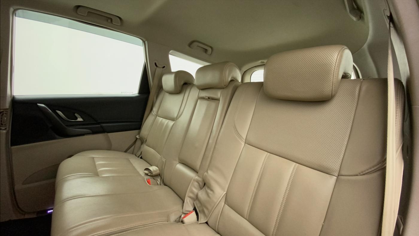 2017 Mahindra XUV500 W10 AT, Diesel, Automatic, 58,584 km, Right Side Rear Door Cabin