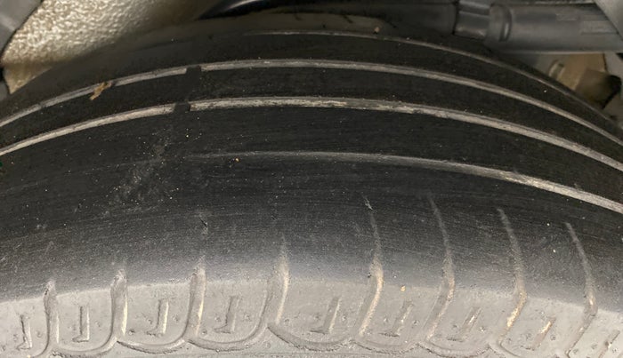 2017 Mahindra XUV500 W10 AT, Diesel, Automatic, 58,584 km, Left Rear Tyre Tread