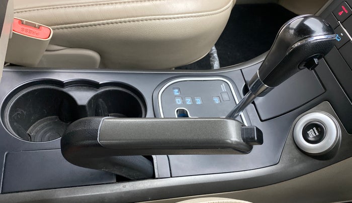 2017 Mahindra XUV500 W10 AT, Diesel, Automatic, 58,584 km, Gear Lever