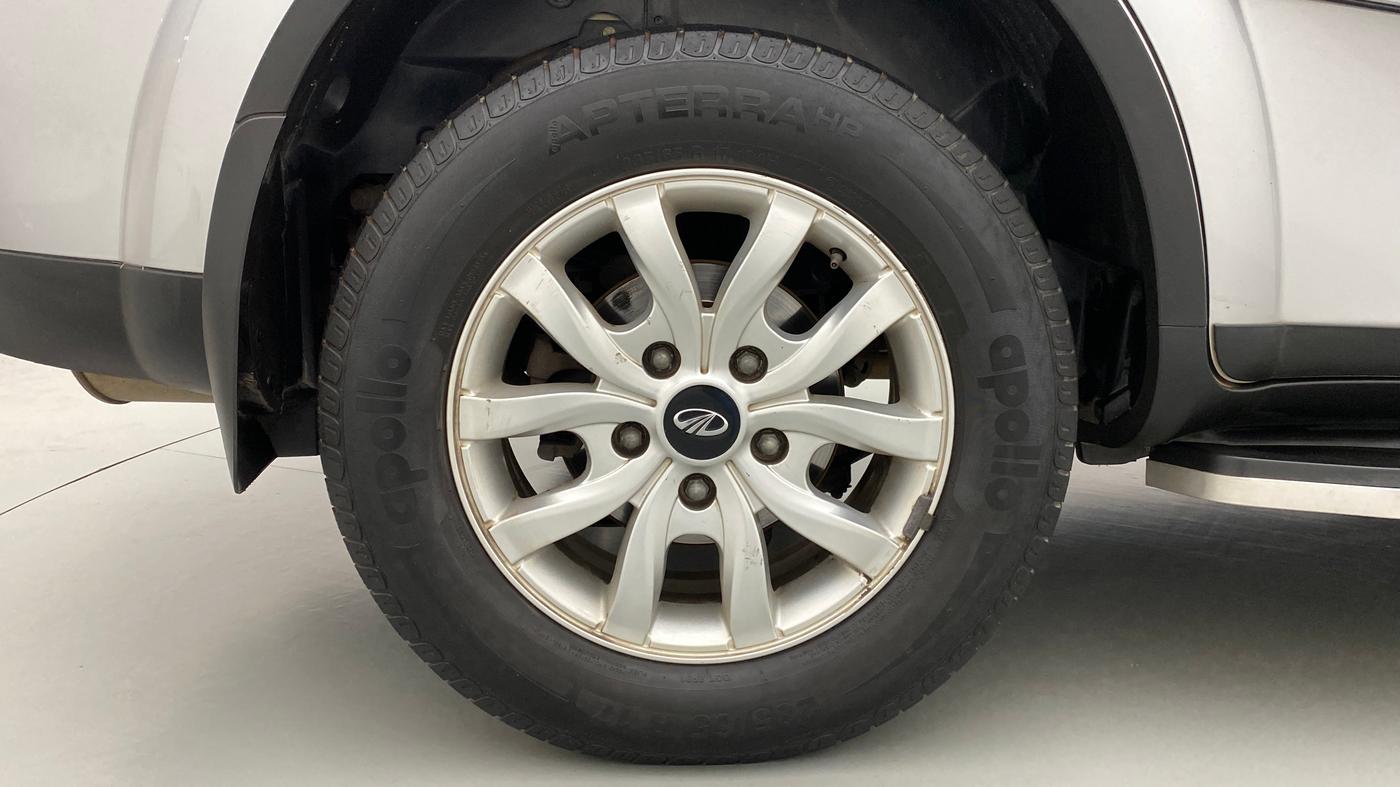 2017 Mahindra XUV500 W10 AT, Diesel, Automatic, 58,584 km, Right Rear Wheel