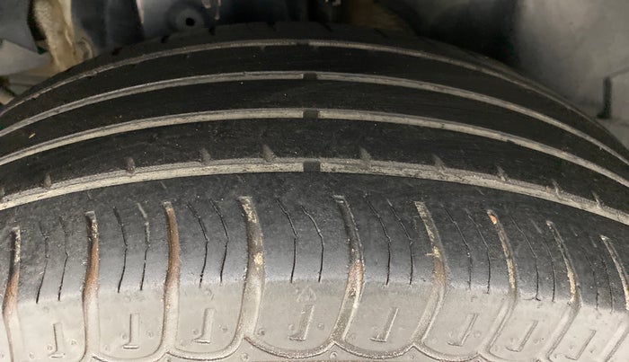 2017 Mahindra XUV500 W10 AT, Diesel, Automatic, 58,584 km, Right Rear Tyre Tread