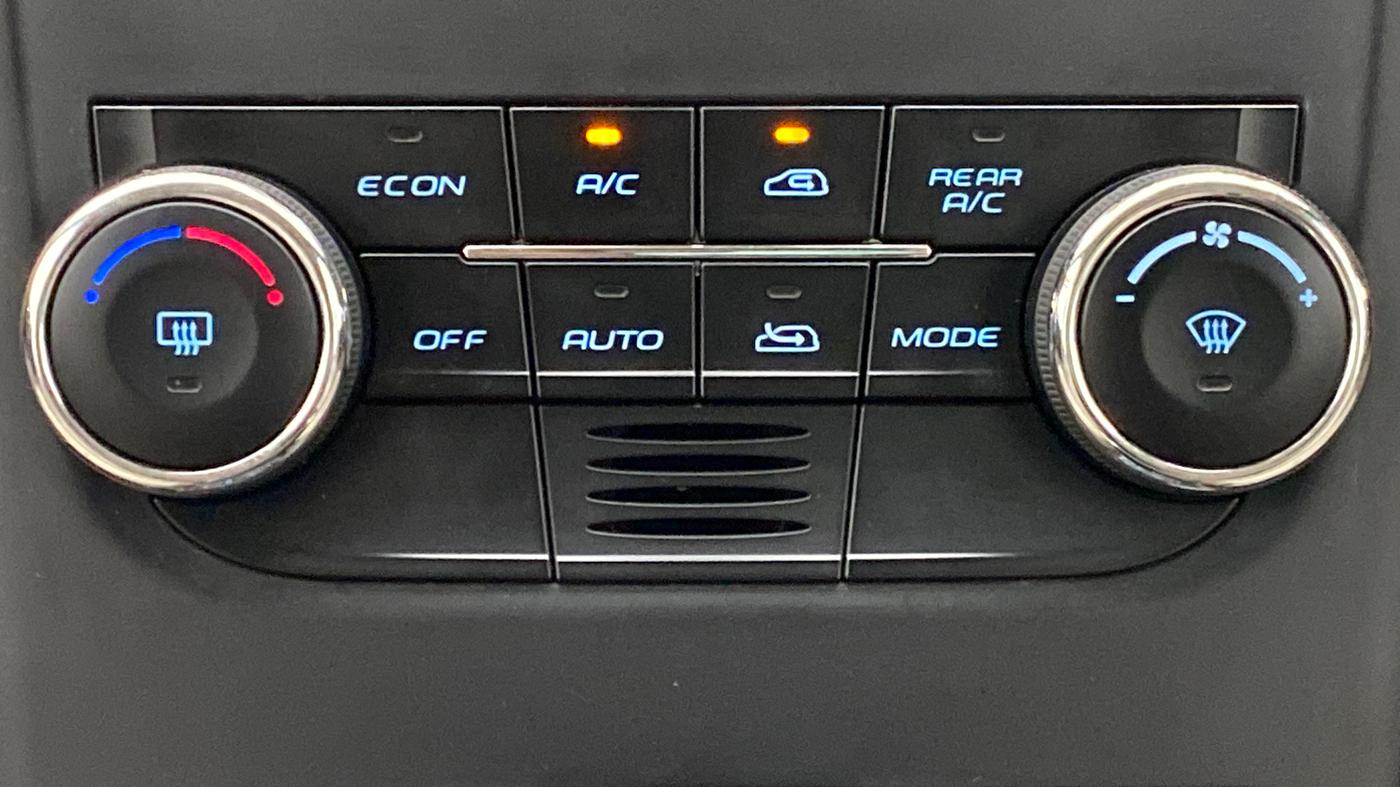2017 Mahindra XUV500 W10 AT, Diesel, Automatic, 58,584 km, Automatic Climate Control