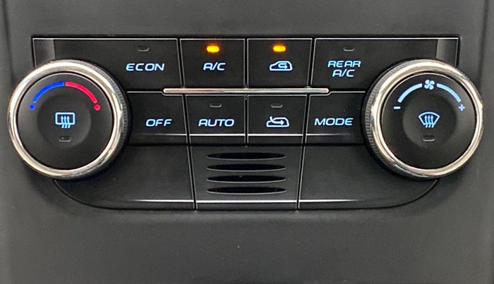2017 Mahindra XUV500 W10 AT, Diesel, Automatic, 58,584 km, Automatic Climate Control