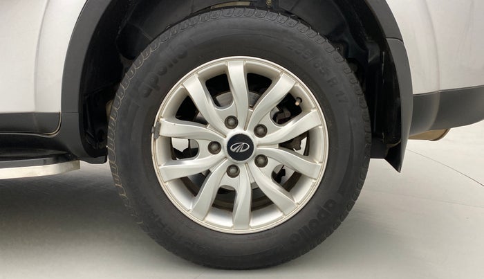 2017 Mahindra XUV500 W10 AT, Diesel, Automatic, 58,584 km, Left Rear Wheel