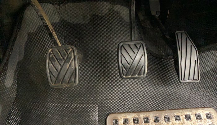 2019 Maruti Swift LXI, Petrol, Manual, 21,372 km, Pedals