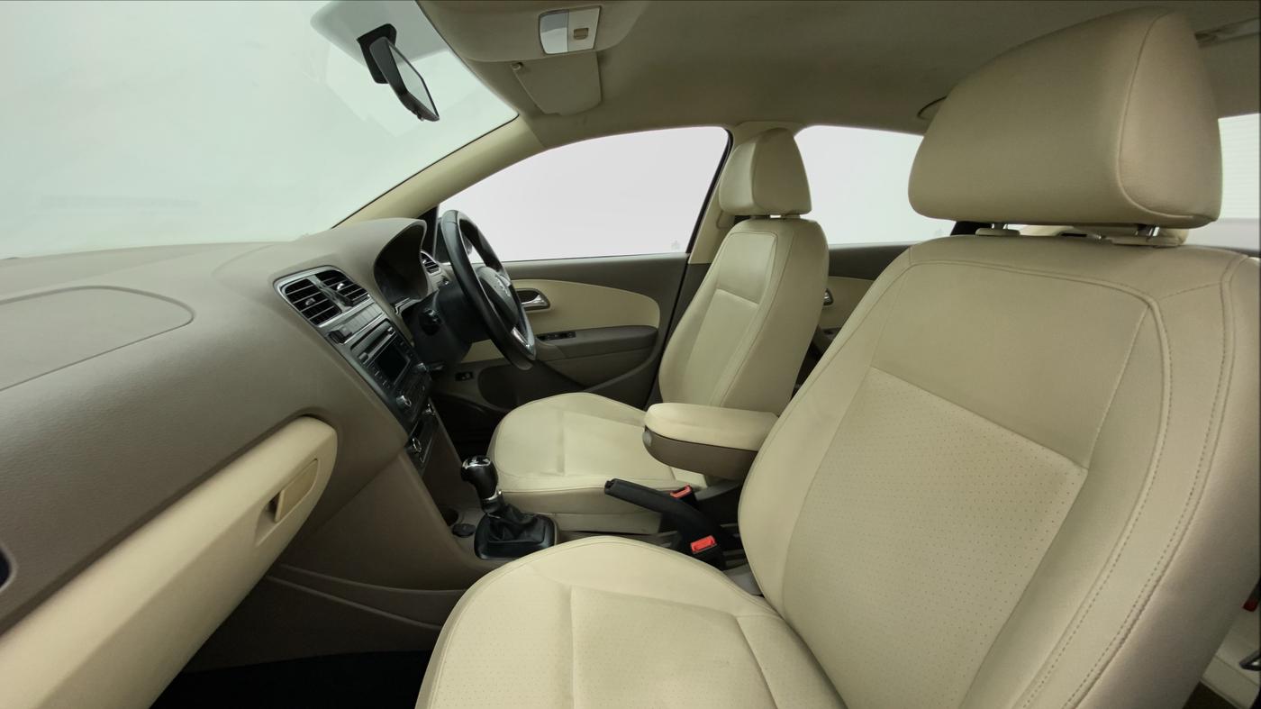 2015 Skoda Rapid 1.5 TDI AT ELEGANCE, Diesel, Automatic, 53,133 km, Right Side Front Door Cabin
