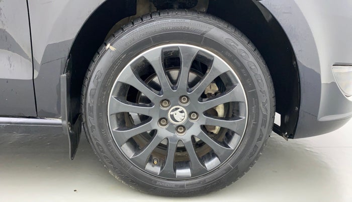 2015 Skoda Rapid 1.5 TDI AT ELEGANCE, Diesel, Automatic, 53,133 km, Right Front Wheel