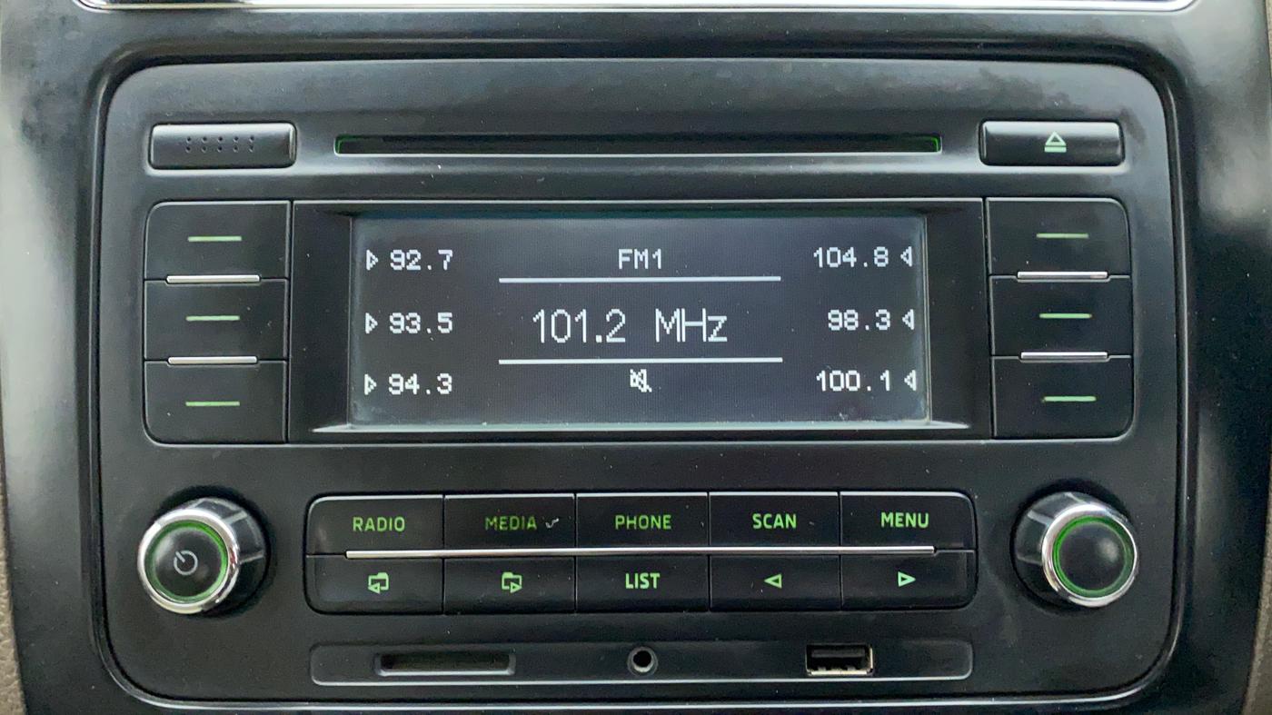 2015 Skoda Rapid 1.5 TDI AT ELEGANCE, Diesel, Automatic, 53,133 km, Infotainment System