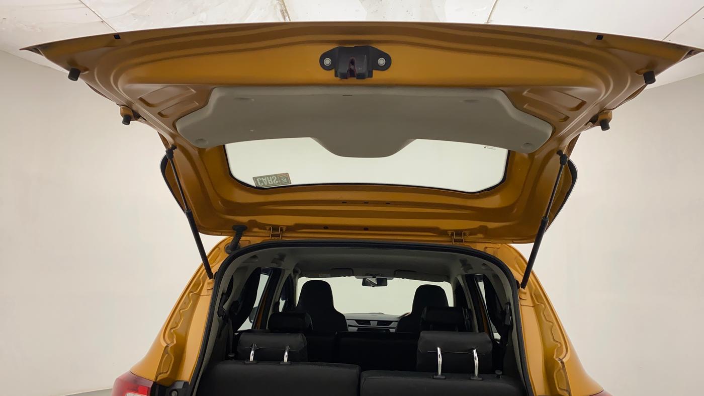 2022 Renault TRIBER RXT AMT, Petrol, Automatic, 18,848 km, Boot Door Open