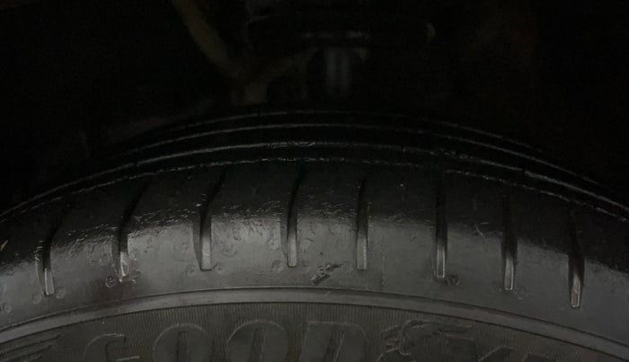 2021 MG HECTOR SHARP HYBRID 1.5 PETROL DUAL TONE, Petrol, Manual, 43,608 km, Left Front Tyre Tread