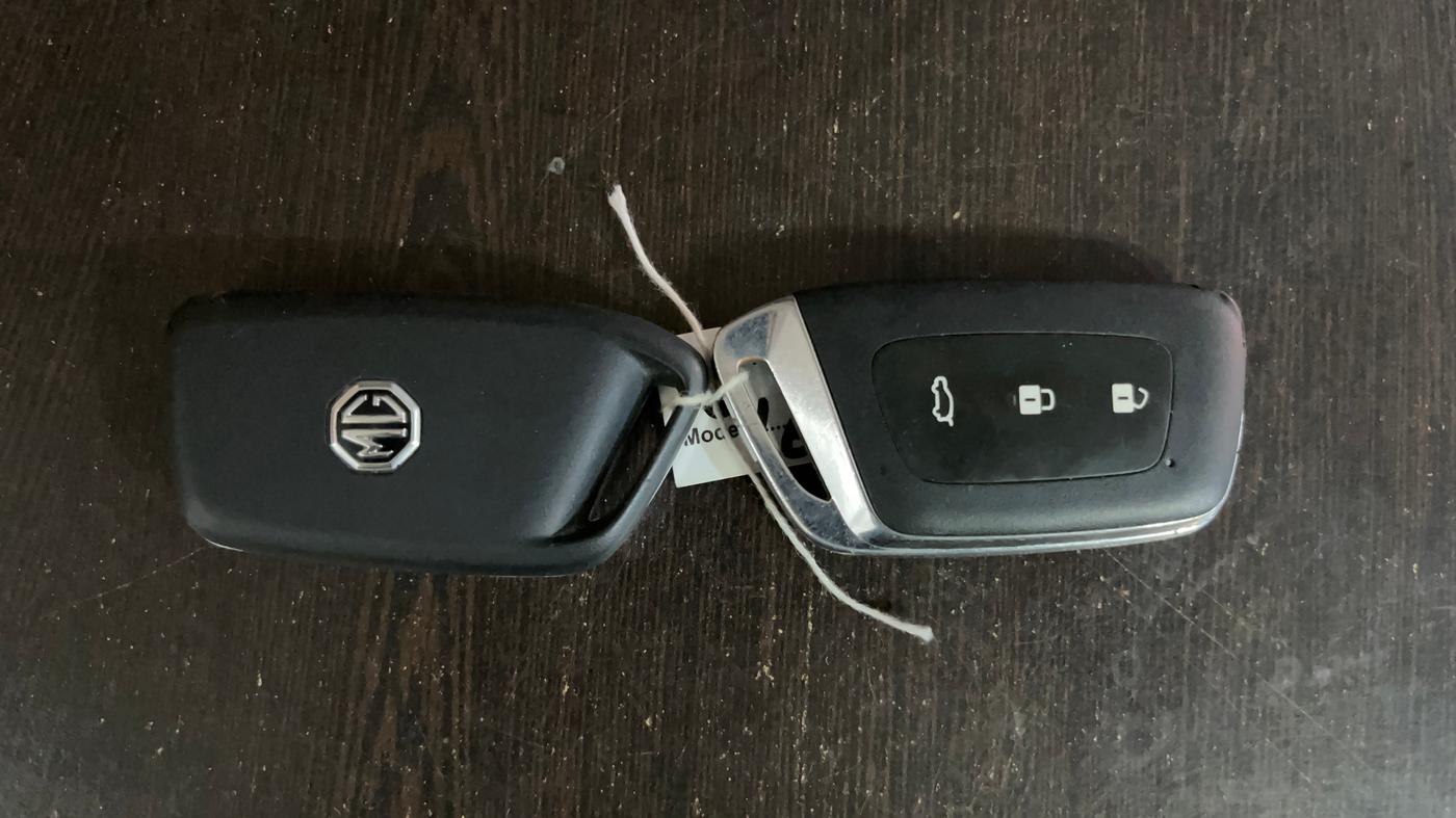 2021 MG HECTOR SHARP HYBRID 1.5 PETROL DUAL TONE, Petrol, Manual, 43,653 km, Key Close Up