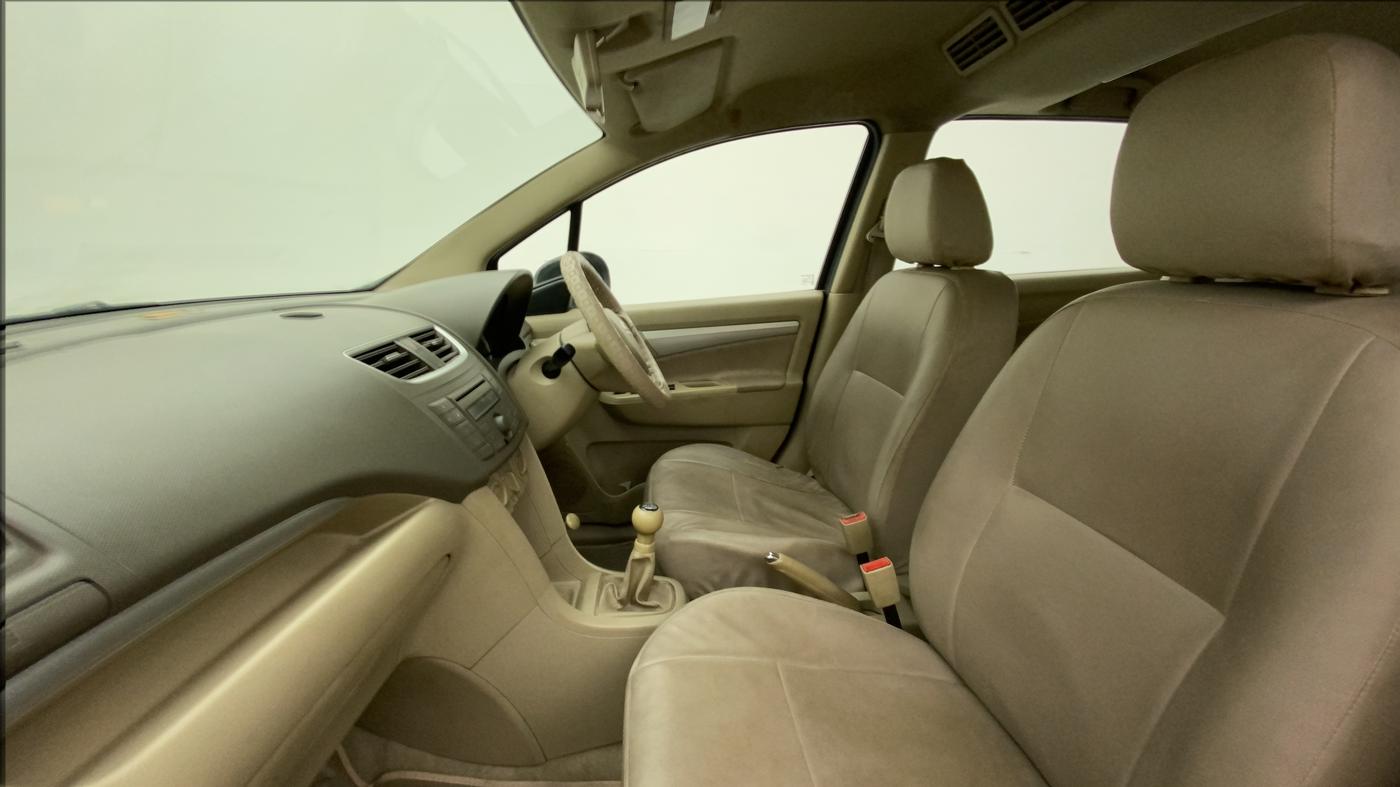 2013 Maruti Ertiga VXI CNG, CNG, Manual, 1,16,596 km, Right Side Front Door Cabin