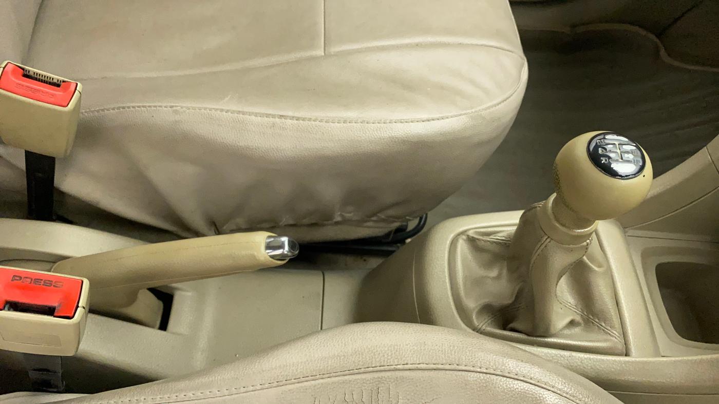 2013 Maruti Ertiga VXI CNG, CNG, Manual, 1,16,596 km, Gear Lever