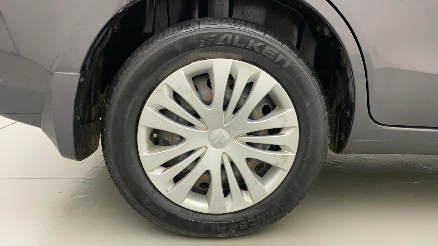 2013 Maruti Ertiga VXI CNG, CNG, Manual, 1,16,596 km, Right Rear Wheel