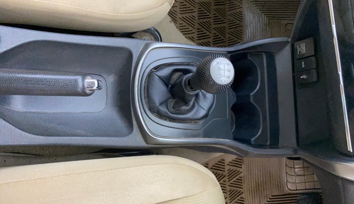 2015 Honda City 1.5L I-VTEC V MT, Petrol, Manual, 94,742 km, Gear Lever